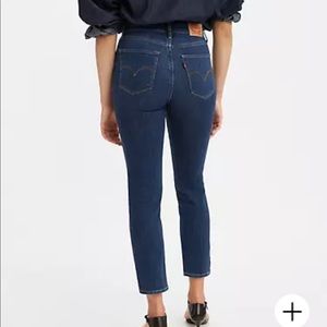 724 high rise straight Levi’s dark wash size 25